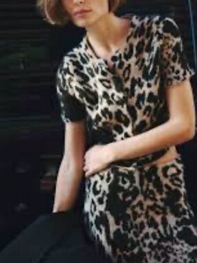 H&M Knit Cardigan sweater and skirt kit in leopard 🐆 Beige and Black